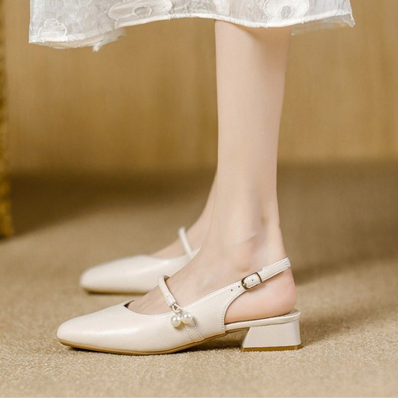 Women'S Fashion Footwear - Damskie czółenka Mary Jane z paskiem