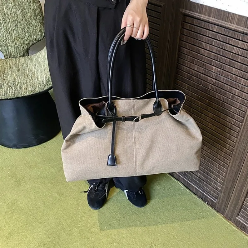Elegancka skórzana torba na pi – Women Fashion Icon recenzja i cena