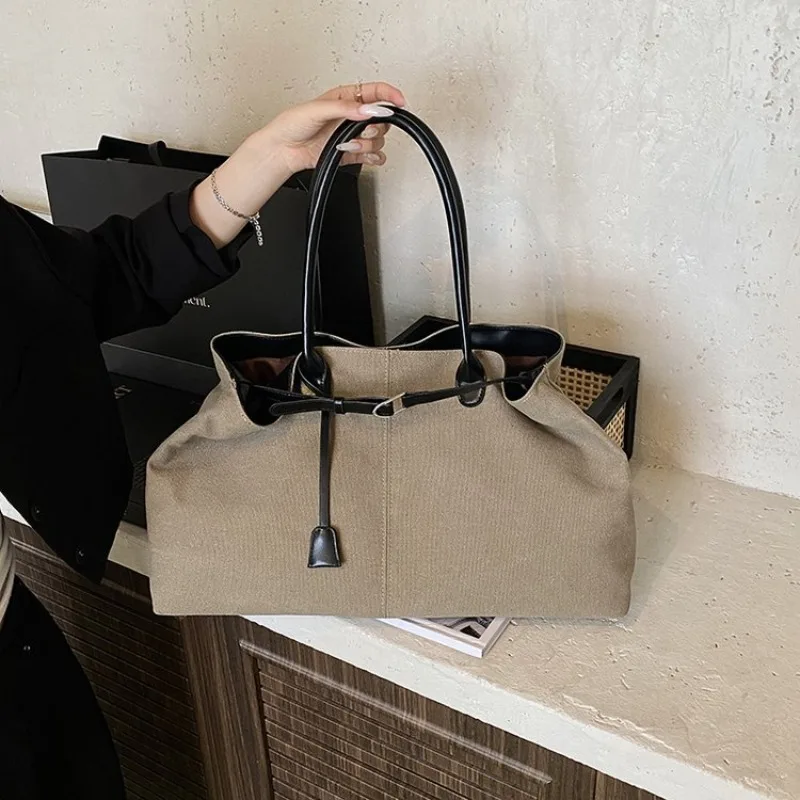 Elegancka skórzana torba na pi – Women Fashion Icon recenzja i cena