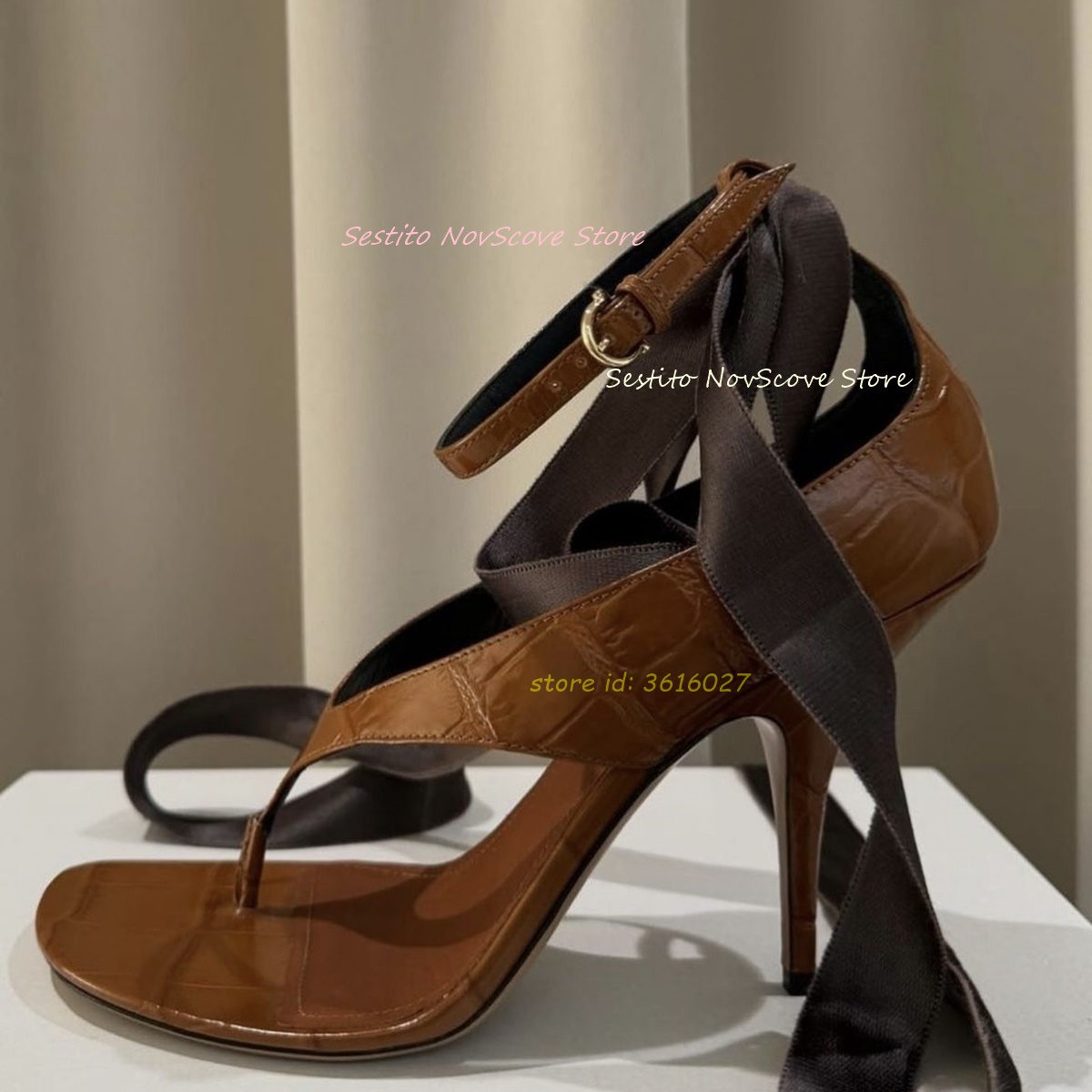 Brązowe sandały z odkrytymi pa – Spaghetti Strap Dress recenzja i cena